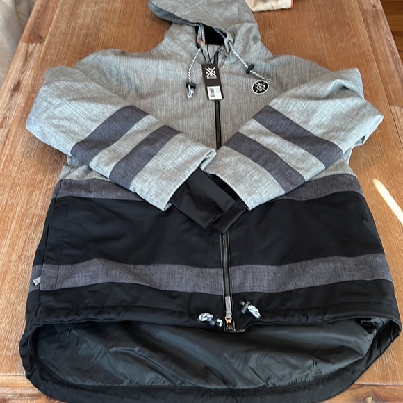 Nomis show jacket. Size XL. NWT - Picture 2 of 8